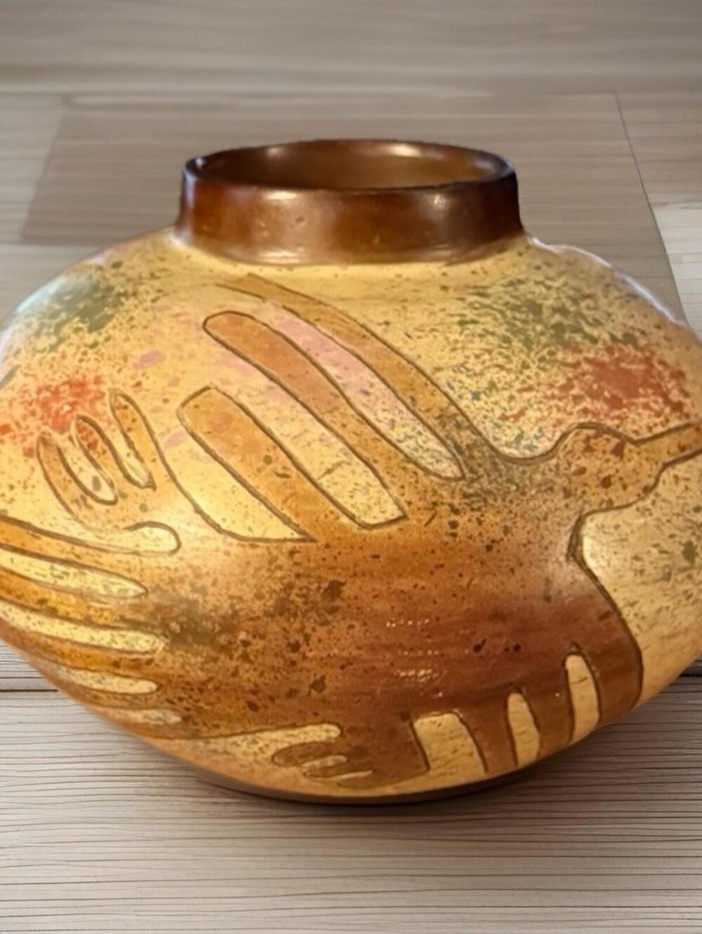 Vintage Collectible Vase Chulucanas Peru Pottery Handmade 1970s Signed